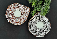 Load image into Gallery viewer, Pan Block Tea Light