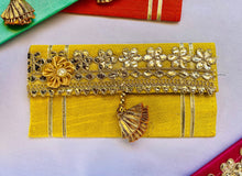 Load image into Gallery viewer, shagun envelope - yellow