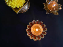 Load image into Gallery viewer, Sunflower Shaped Diyas