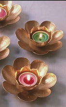 Load image into Gallery viewer, Flower Tea Light
