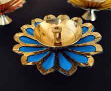 Load image into Gallery viewer, Sunflower Shaped Diyas
